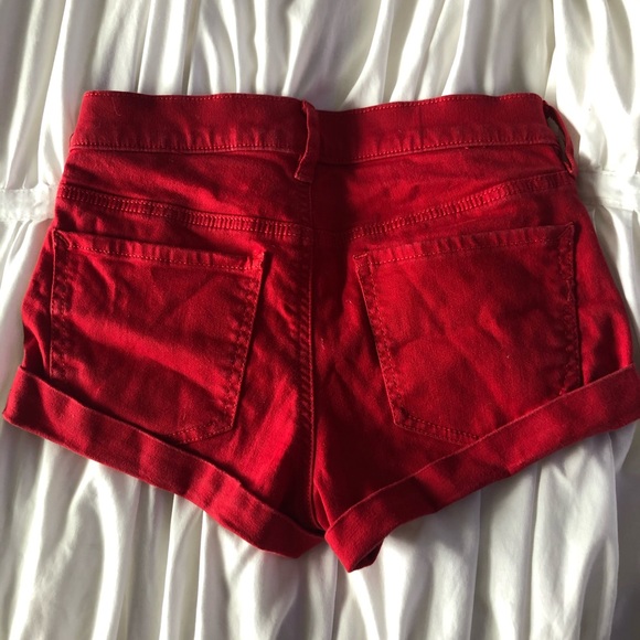 Express red shorts - Picture 1 of 3